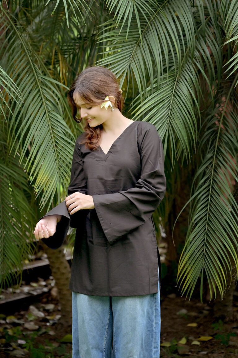 Black Solid Bell Sleeve Short Kurti