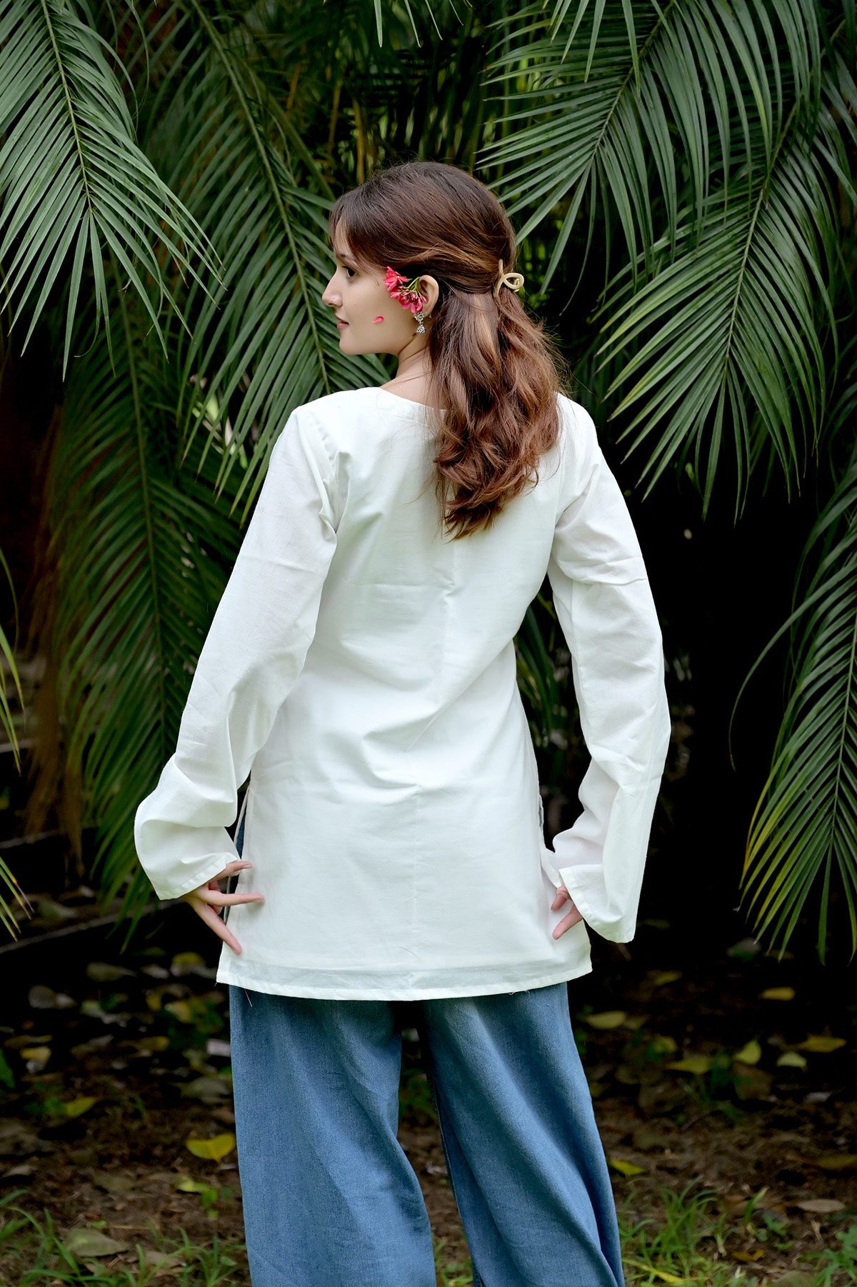 White Solid Bell Sleeve Short Kurti - Image 4