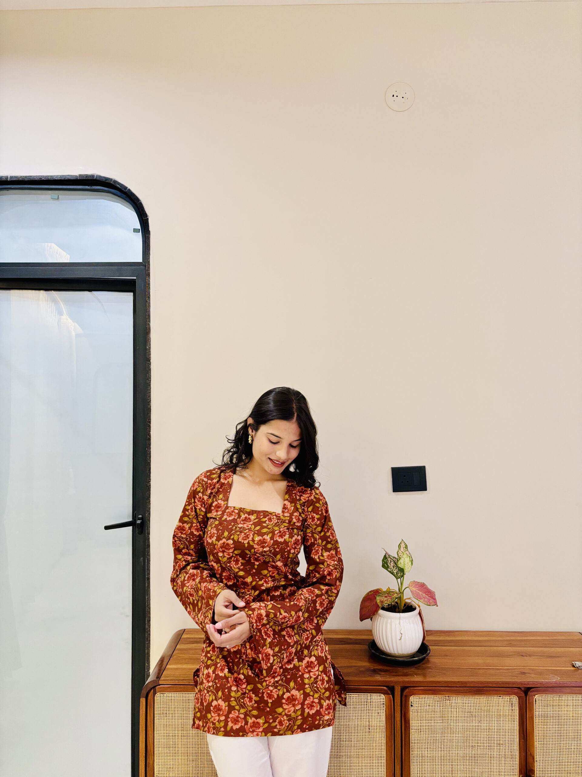 Mannat Floral Printed Bell Sleeve Short Kurti - Image 6