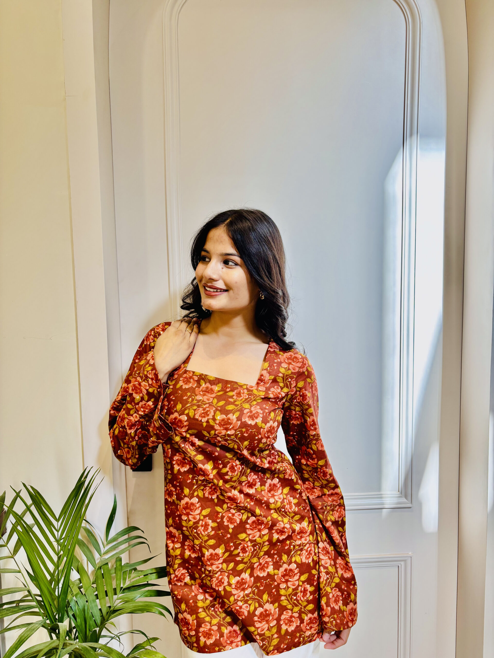 Mannat Floral Printed Bell Sleeve Short Kurti - Image 4